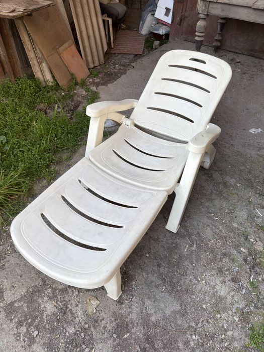 Продам б/у лежак в бассейн, в отличеом состоянии