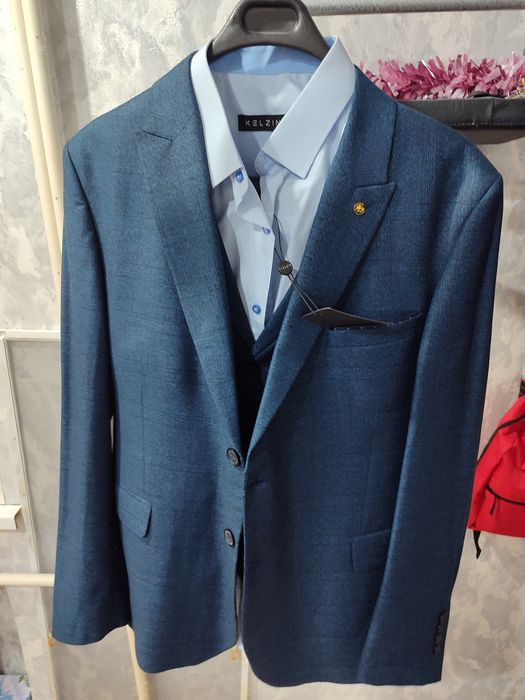 Продам костюм взрослый