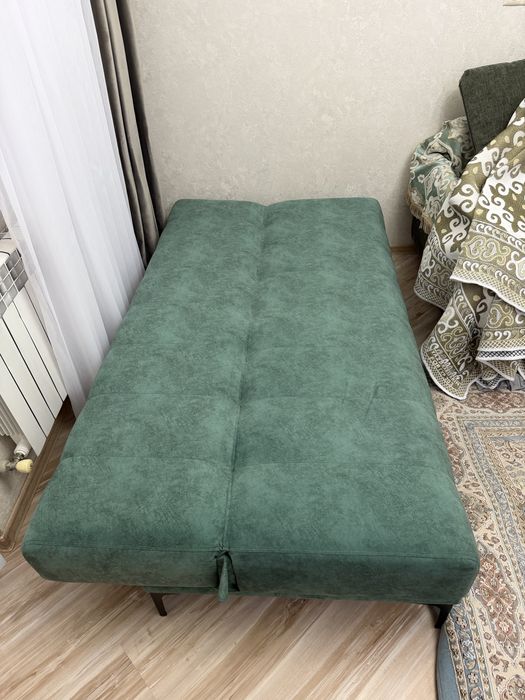 Продам почти новый диван