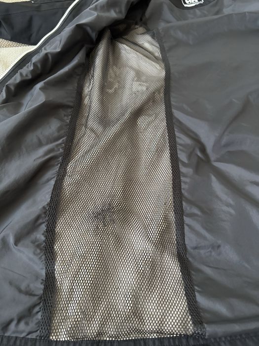 Тънко яке/горнище Helly Hansen