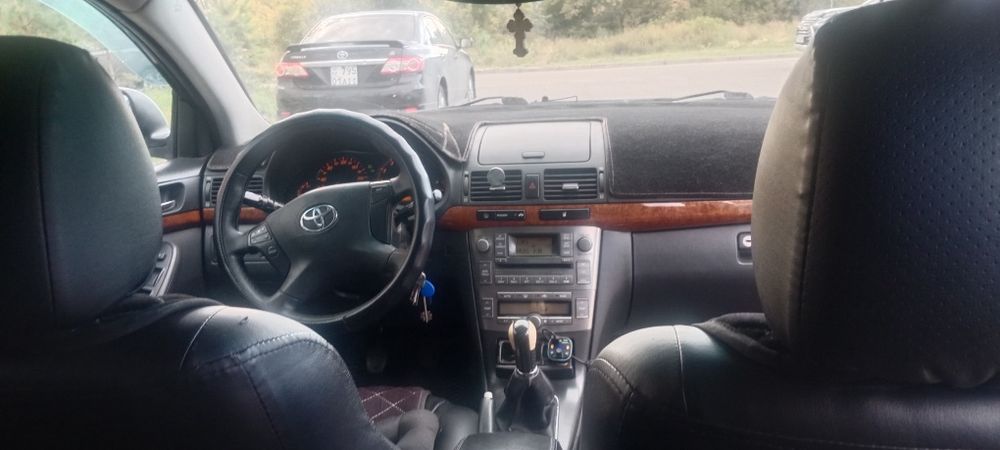 Автомобиль тойота