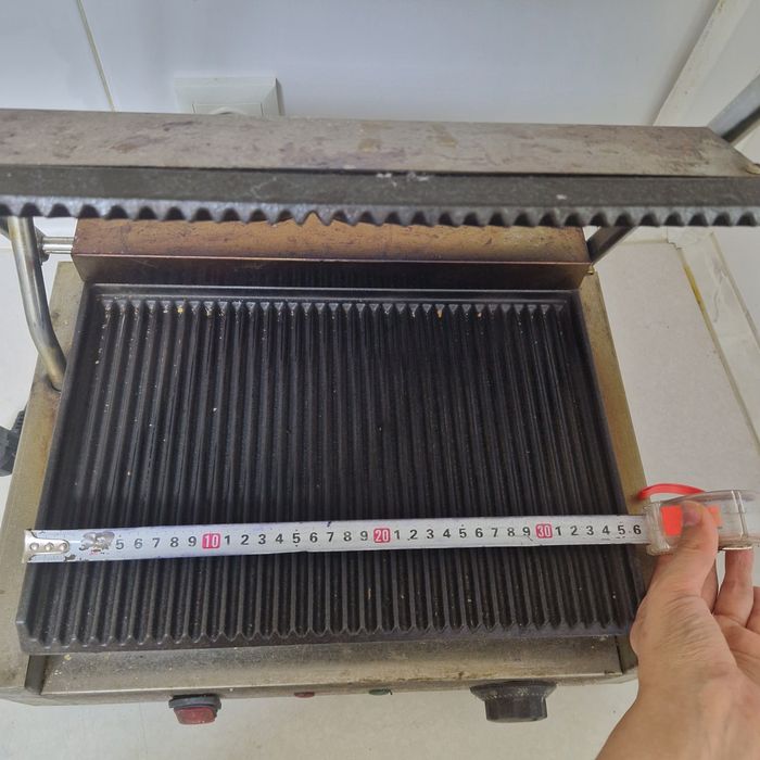 Продаю грильница донер прижимной