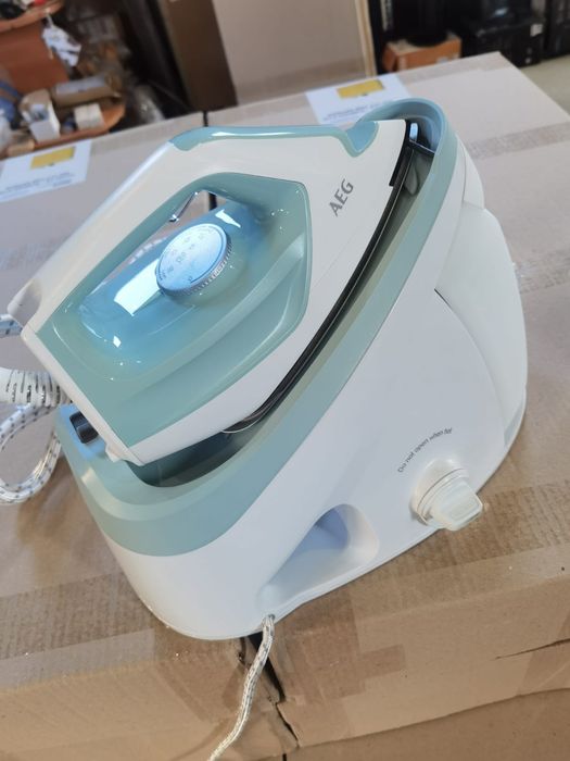 Statie de calcat cu abur AEG ST7-1-4LG Delicate 7000 verde/alb