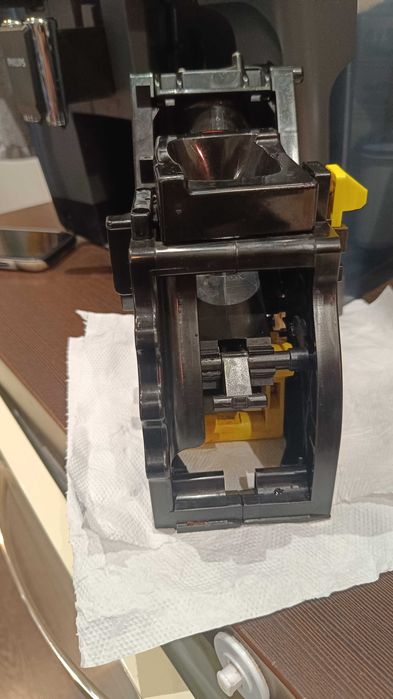 Кафемашина PHILIPS EP2224/10. Като нова.