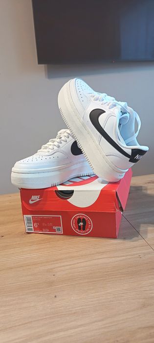 Дамски маратонки Найк!