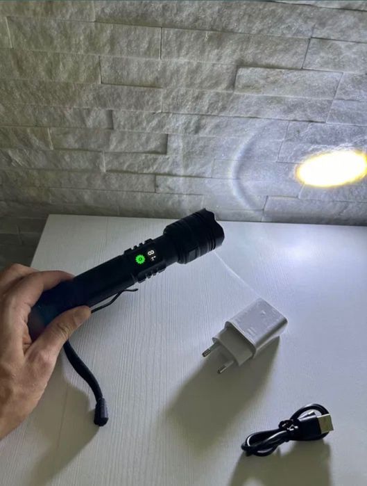 Lanterna LED cu lupa, 30w, 3000 metri noua