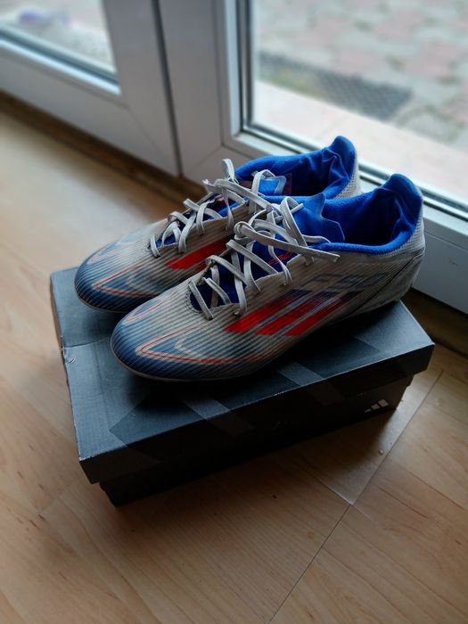 Ghete de fotbal Adidas f50