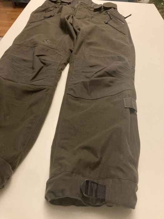 Pantaloni Alaska Superior mărime L, noi nepurtați.