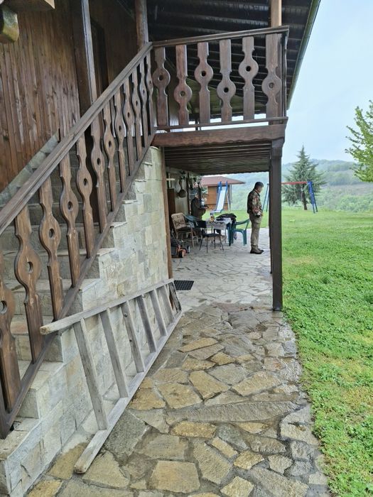 Продавам къща-вила