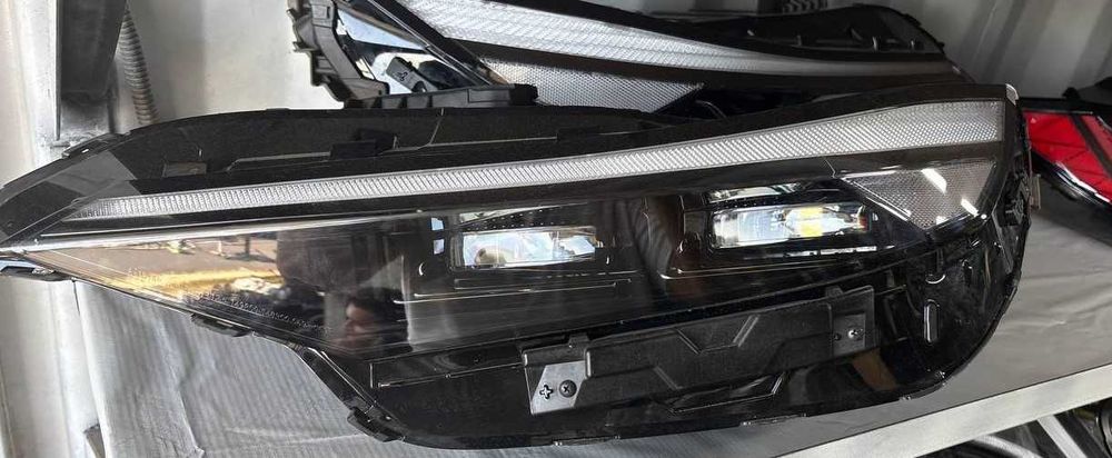 Kia Карнивал Hyundai Fara Krilo Kapot Bagaj