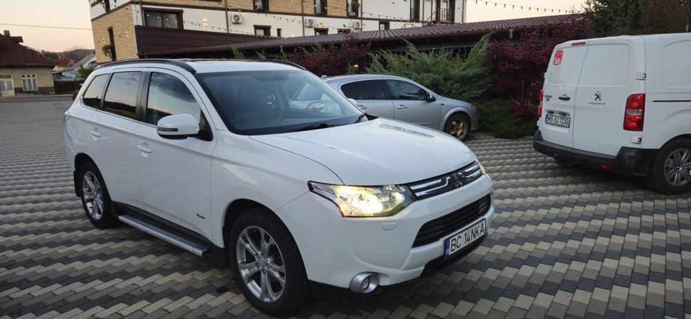 MITSUBISHI Outlander 2014 — imagine 2