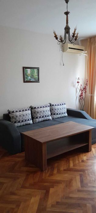 Дава се под наем Двустаен апартамент в Велико Търново, Колю Фичето - 65 кв.м за 306 € - Снимка #1