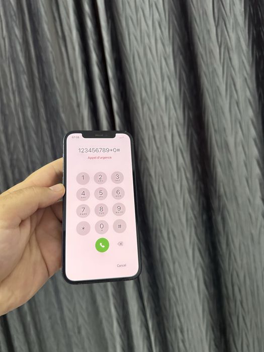 Vand iphone 12 impecabil pentru recarosare