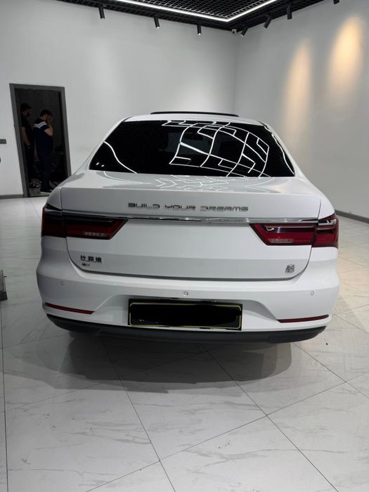 BYD Qin 2023 zapas xad 450km tozza Sotiladi