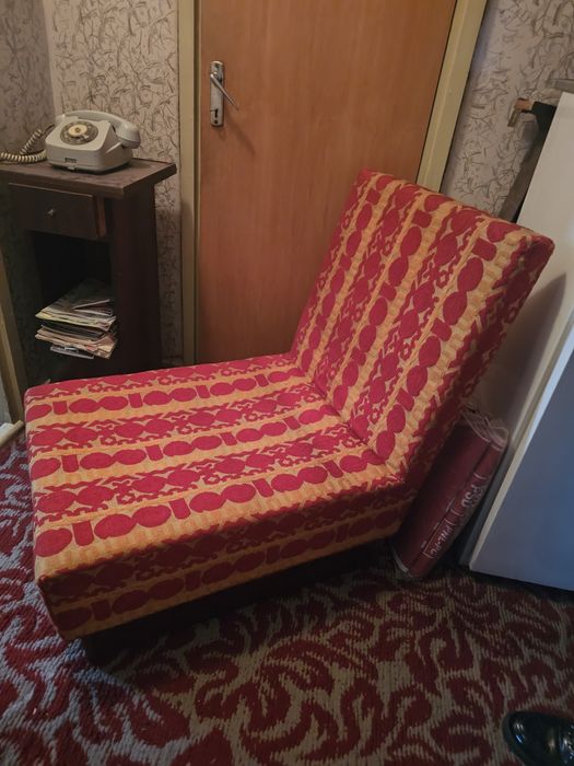Set mobilier canapea, 2 fotolii, 2 otoman, masa bonus