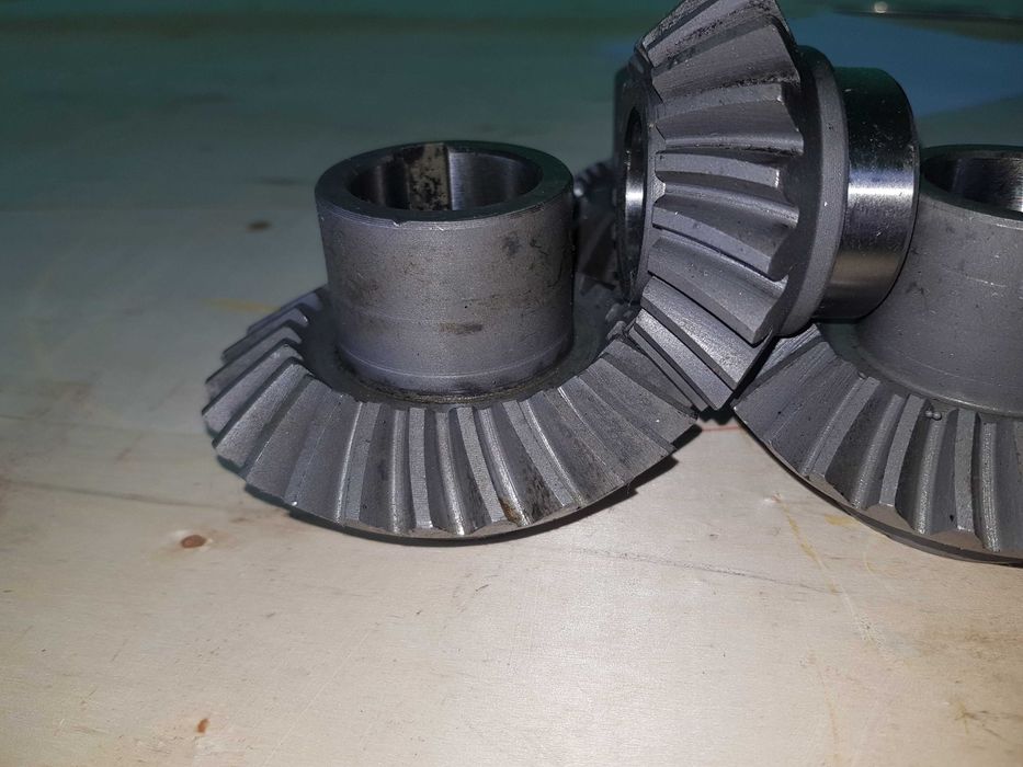 Pinion cositoare DEUTZ -FAHR-KM24