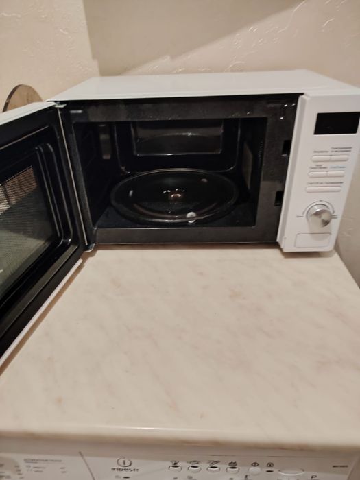 Продам микроволновую печь б/у