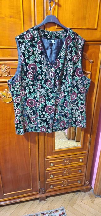 Vând vestă catifea