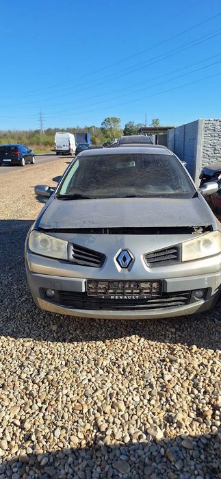 dezmembrez renault megane 2