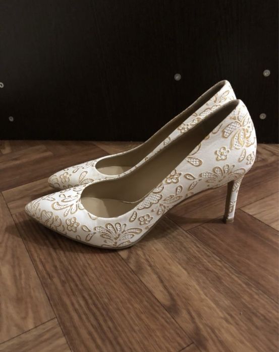 Обувь…………..