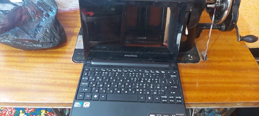 Netbuk sotiladi 1mln 300