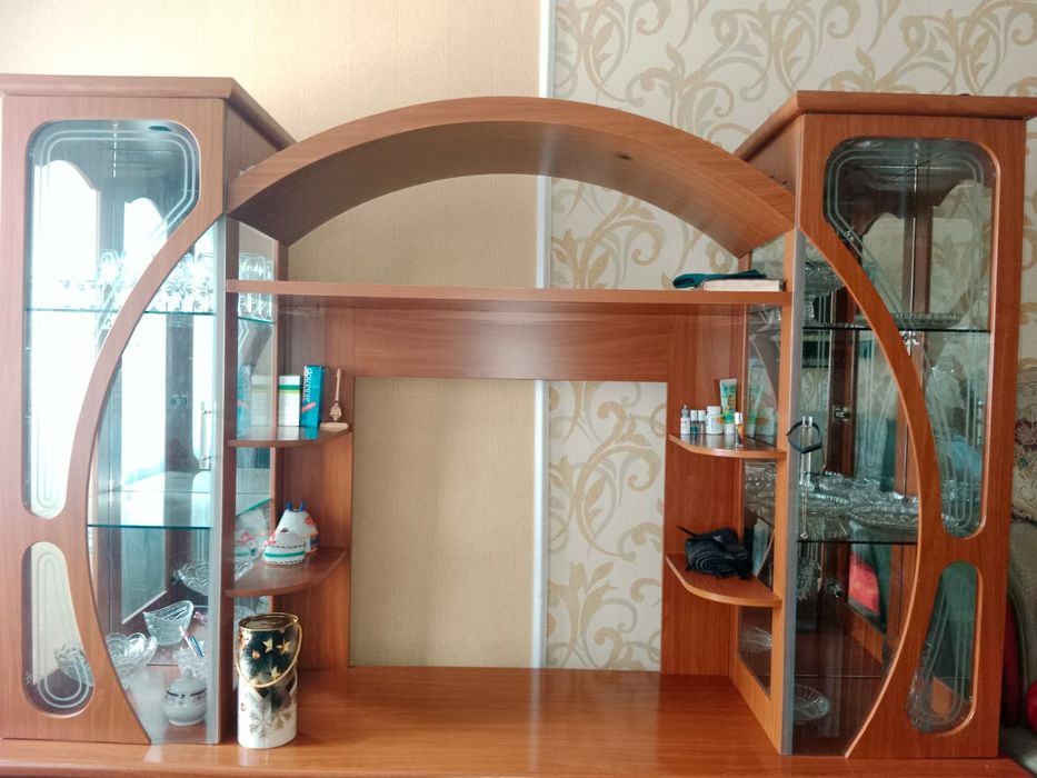 Продаю гостиную мебель