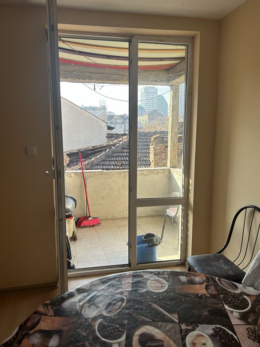 Дава се под наем Тристаен апартамент в София, Център - 20 кв.м за 306 € - Снимка #2