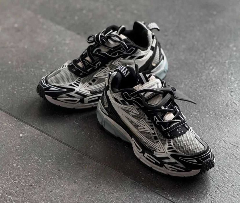 Off-White "Be Right Back&White