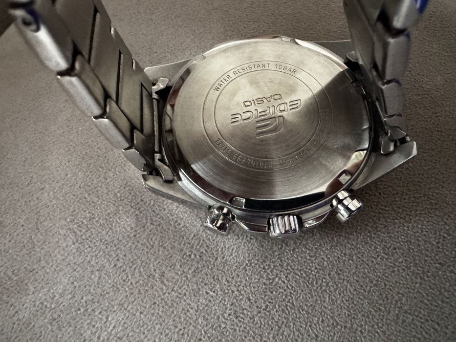 Часовник Casio edifece