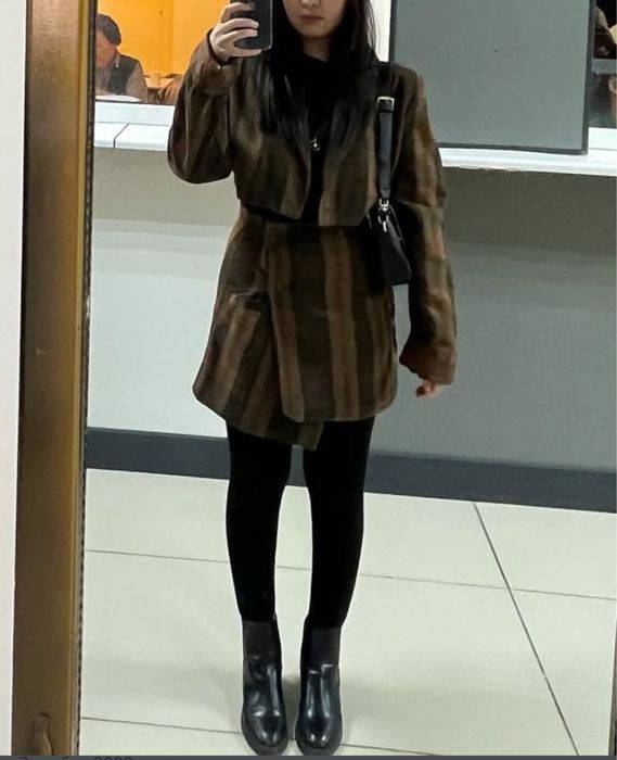 Двойка. Укороченный пиджак с юбкой