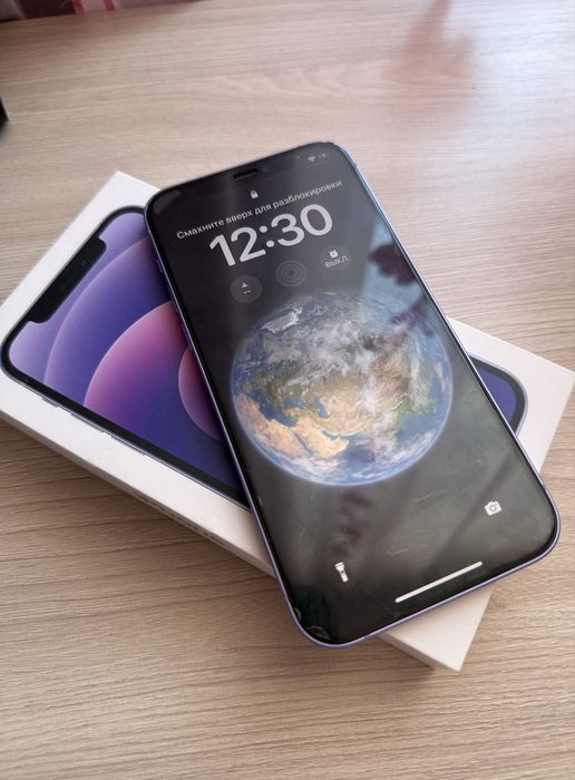 Продам Iphone 12