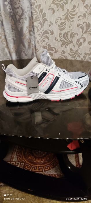 Кроссовки   Bona