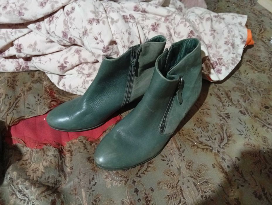 Vand botine cu toc piele întoarsă
