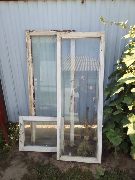 Деревянные рамы стекла на месте