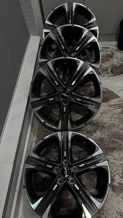 Продам  диски от Кия К5, R18