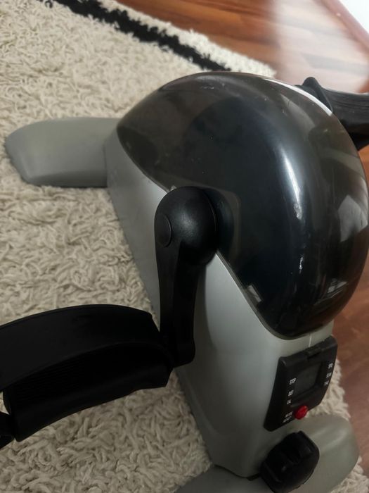 Minibicicleta echipată cu display