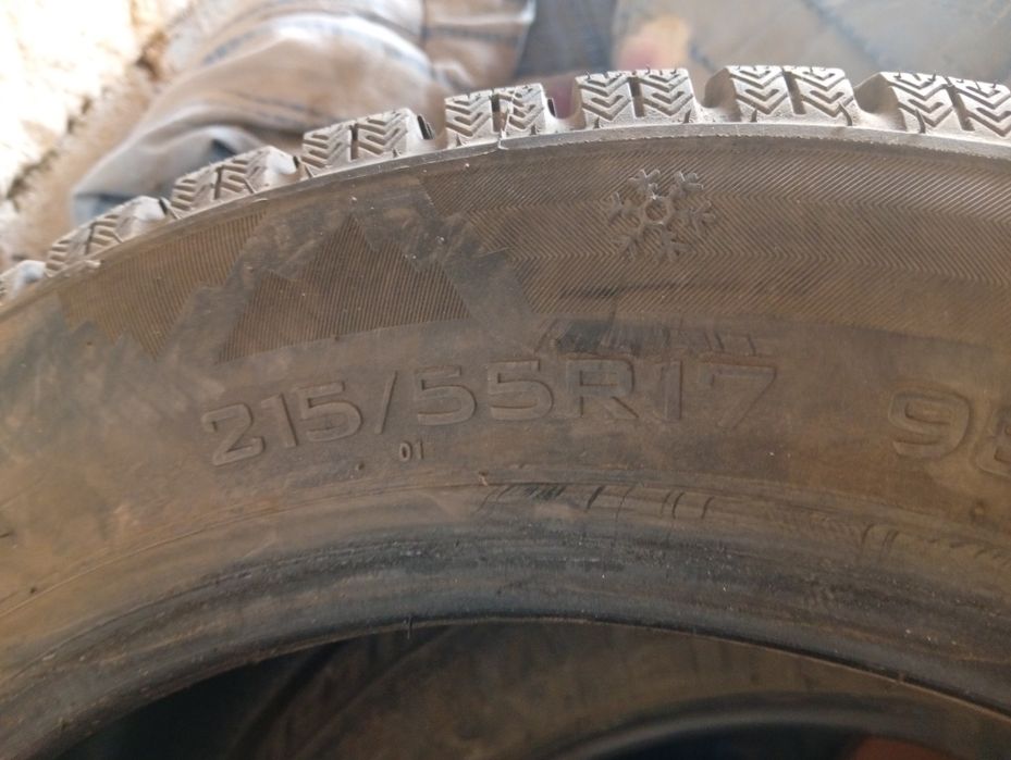 Продам шины на215/55/17