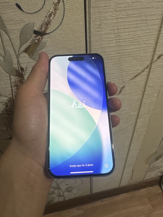 Продам Iphone 15 в хорошем состоянии