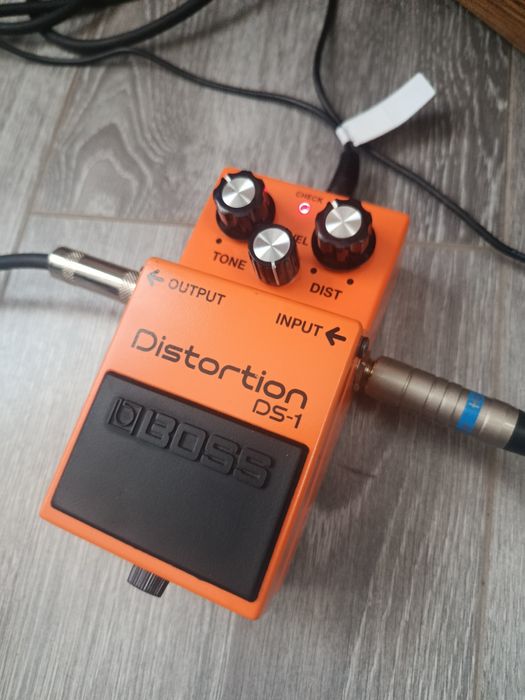 Гитарная педаль эффектов Boss DS 1