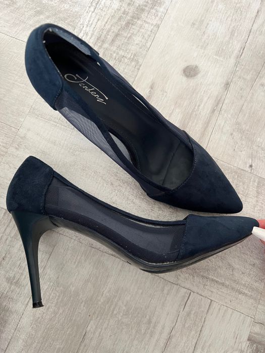 Тъмносини токчета 39 номер