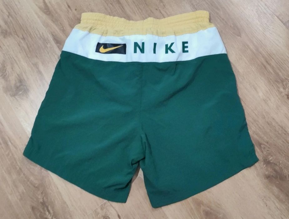 Pantaloni scurți Nike vintage mărimea M