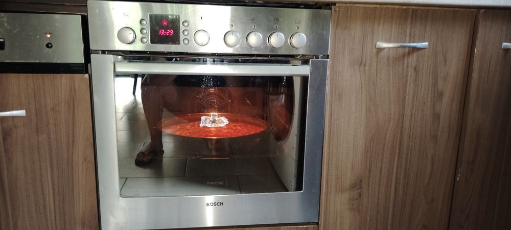 Фурна за вграждане с комплект котлони