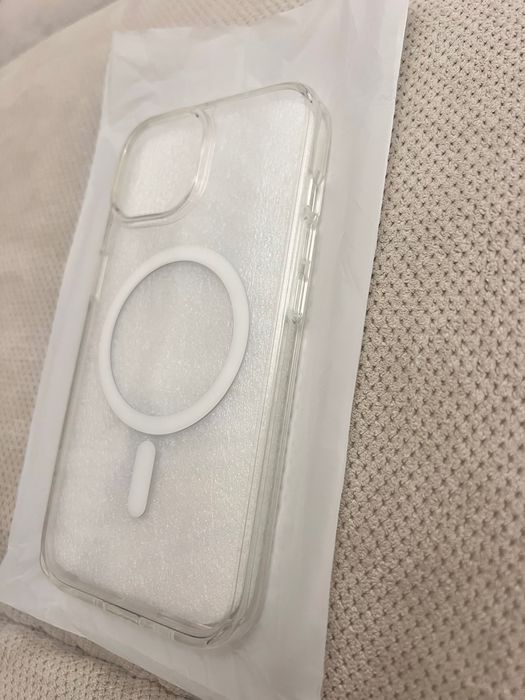 carcasa telefonului IPhone 15