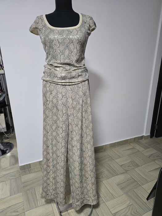 Pantaloni argintii cu paiete strălucitoare, model bej snake print