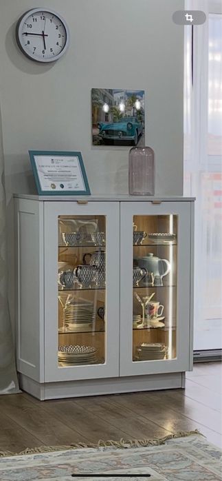 Продам Красивый сервант под посуду ! Беларусь происхождение