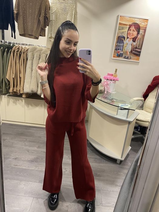 Мек и топъл сет наличен в черно и бордо универсален размер