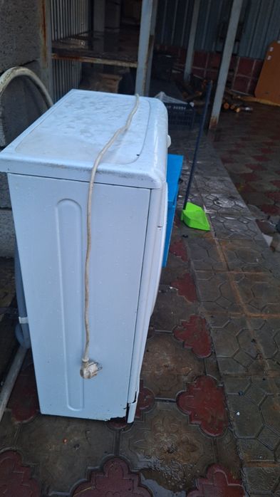Продаю стиральную машину