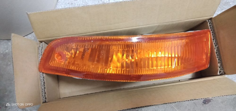 Продам поворотник Toyota Carina E, Corona,