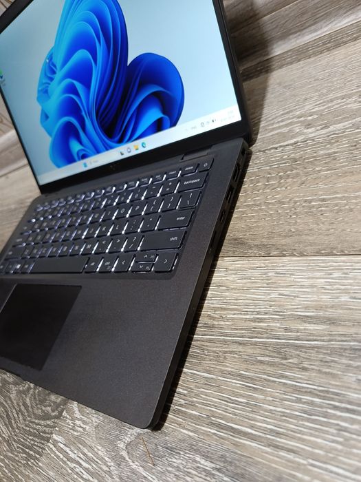 Dell latitude core i5-1145G7 16/256gb xotira