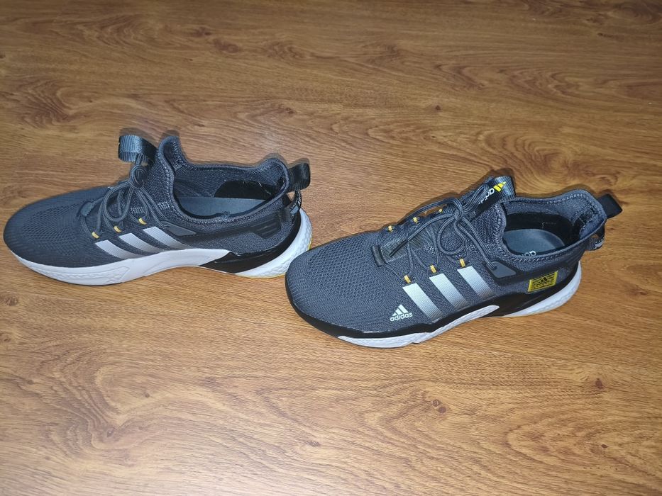 Кроссовки Adidas 45 размер